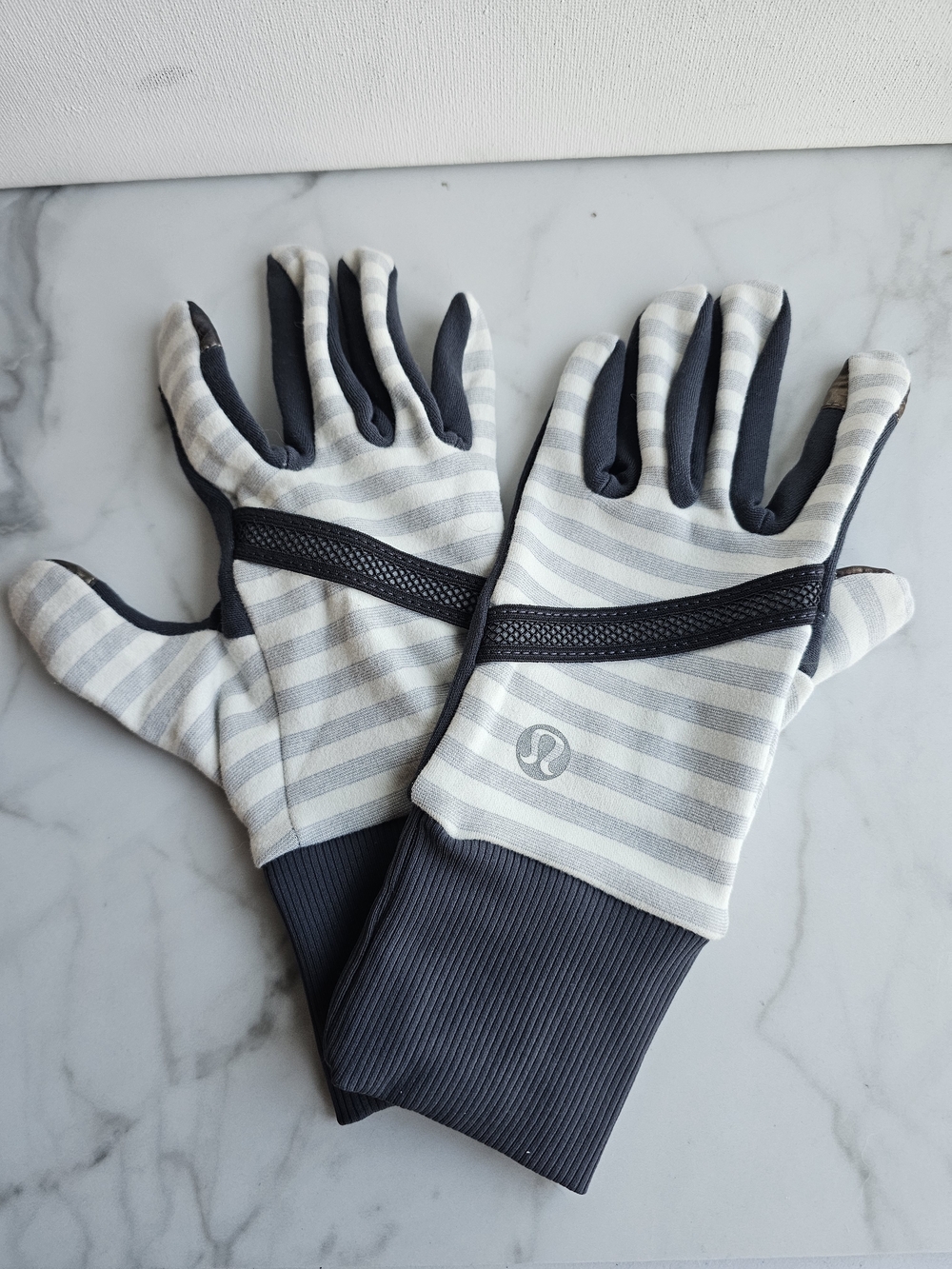 lululemon athletica Brisk Run Gloves